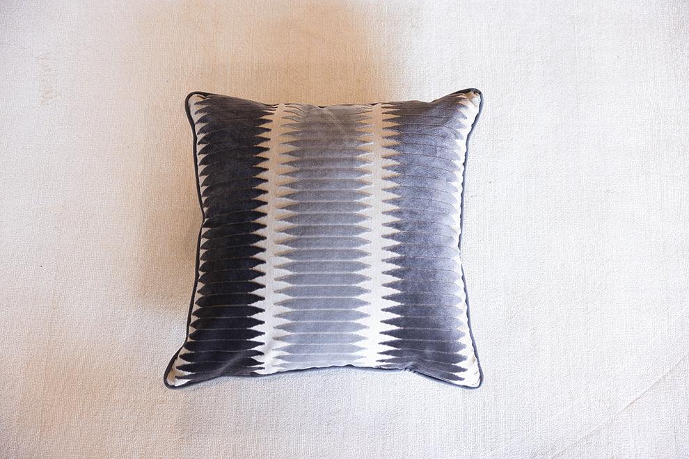 VALENCIA CUSHIONS (set of 2) - Image 3