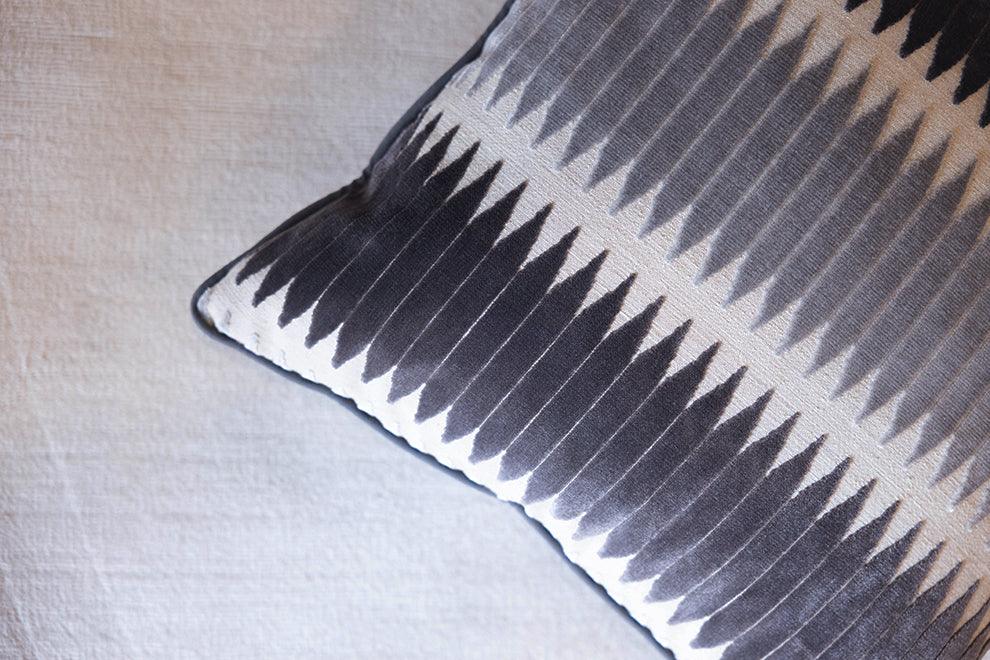 VALENCIA CUSHIONS (set of 2) - Image 4